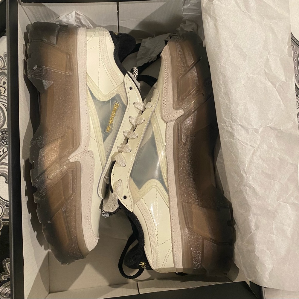 Cardi B x Reebok - Picture 8 of 12